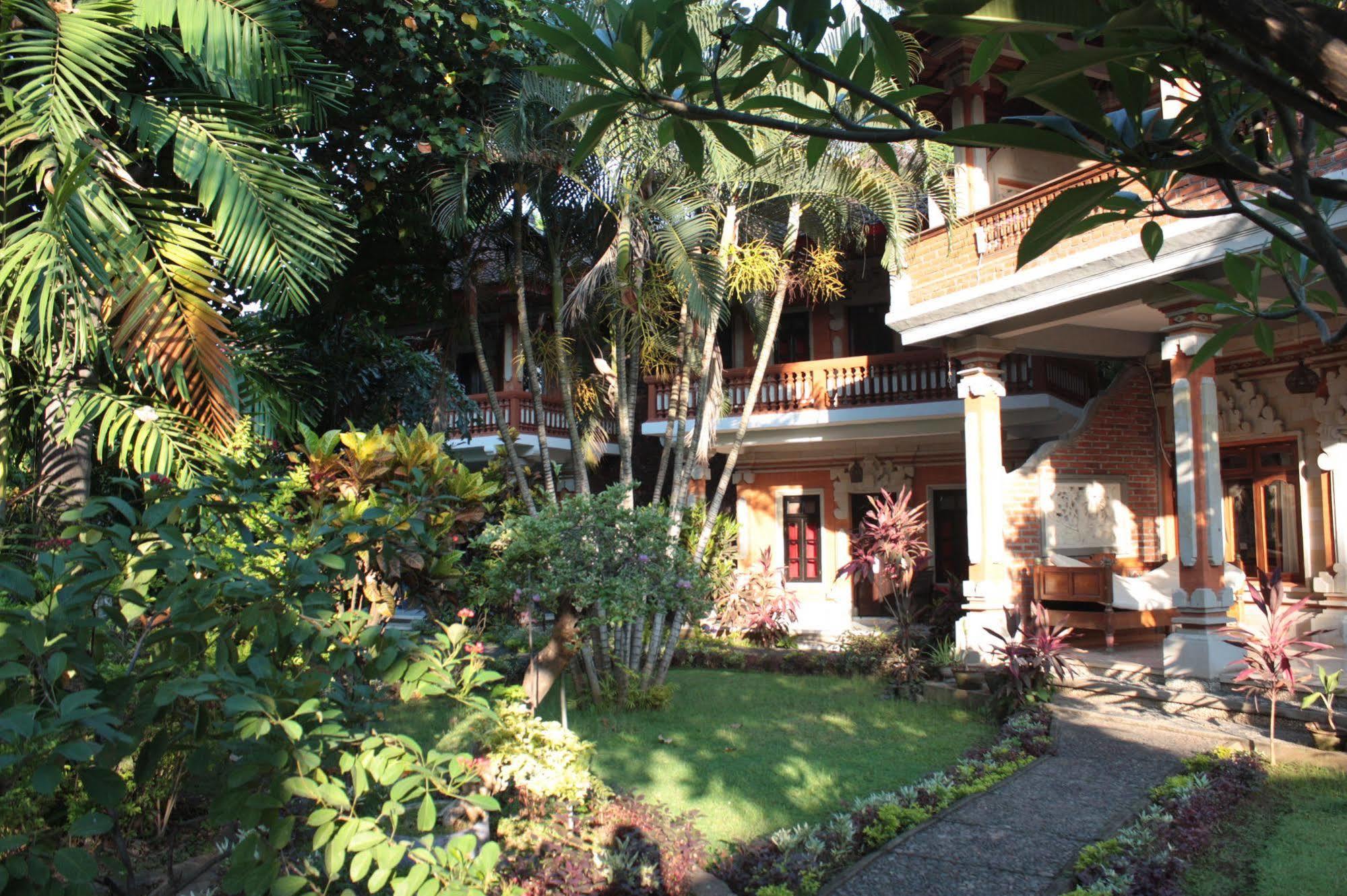 Rambutan Boutique Hotel ロヴィーナ エクステリア 写真