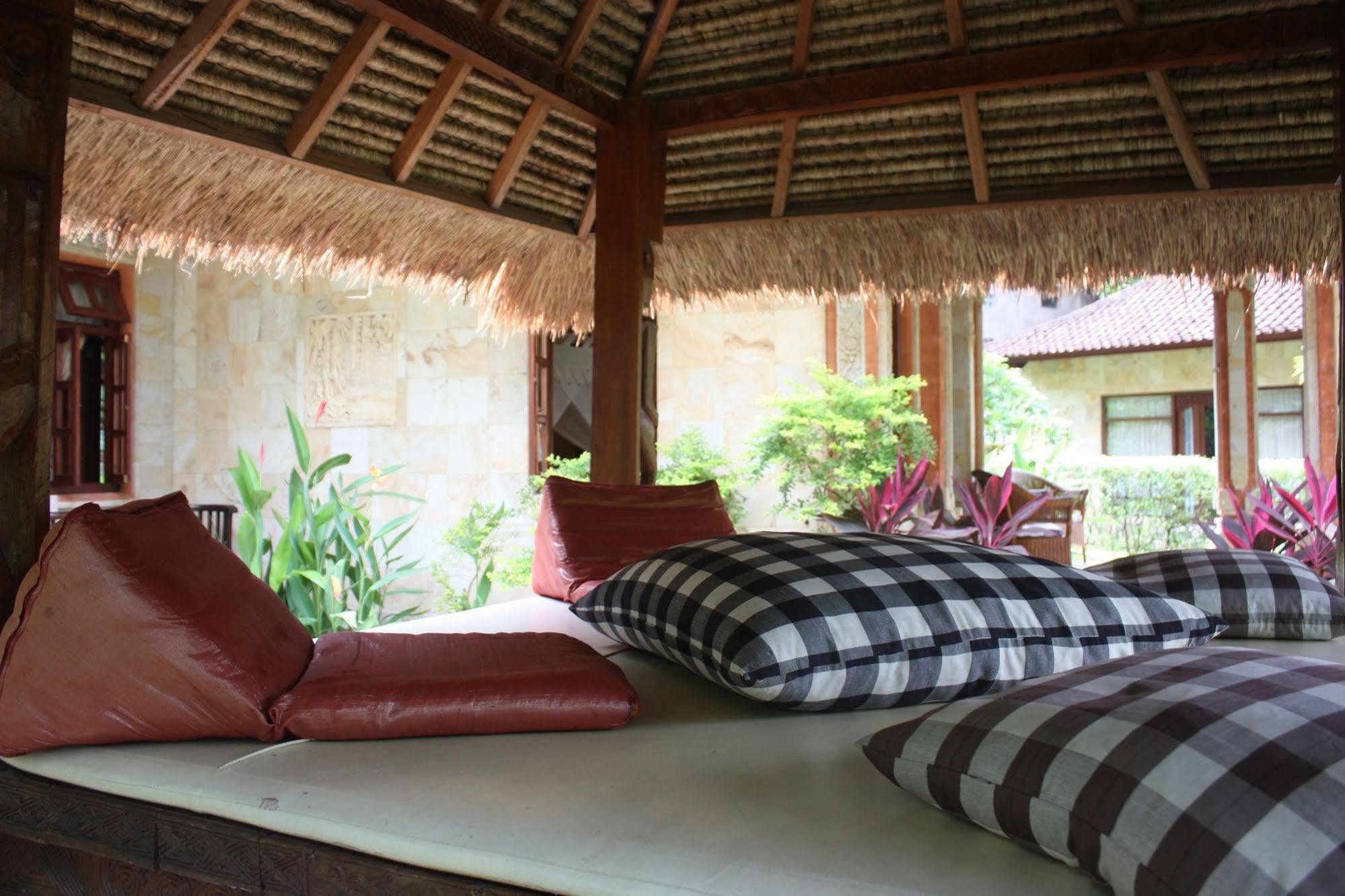 Rambutan Boutique Hotel ロヴィーナ エクステリア 写真
