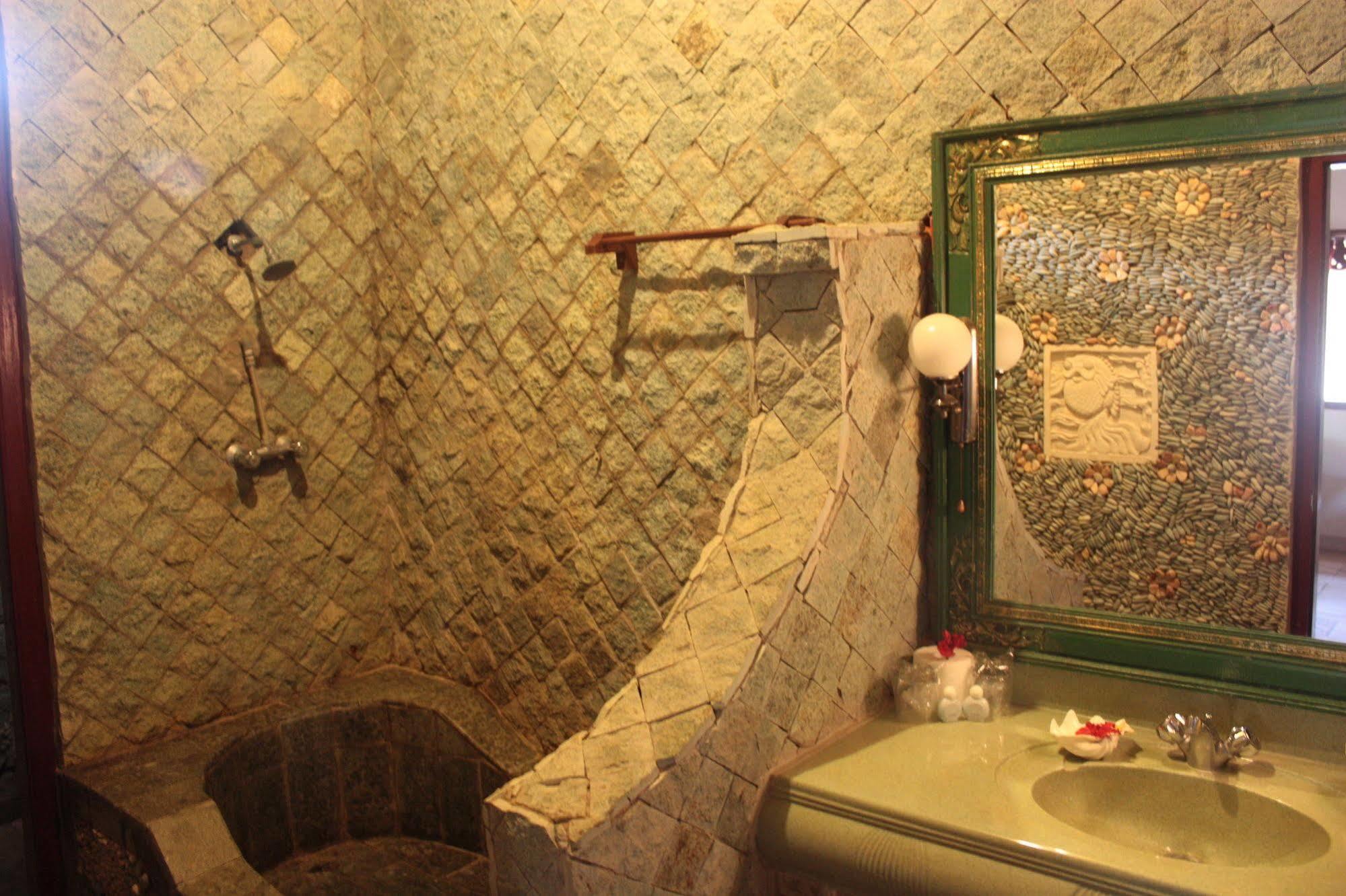 Rambutan Boutique Hotel ロヴィーナ エクステリア 写真