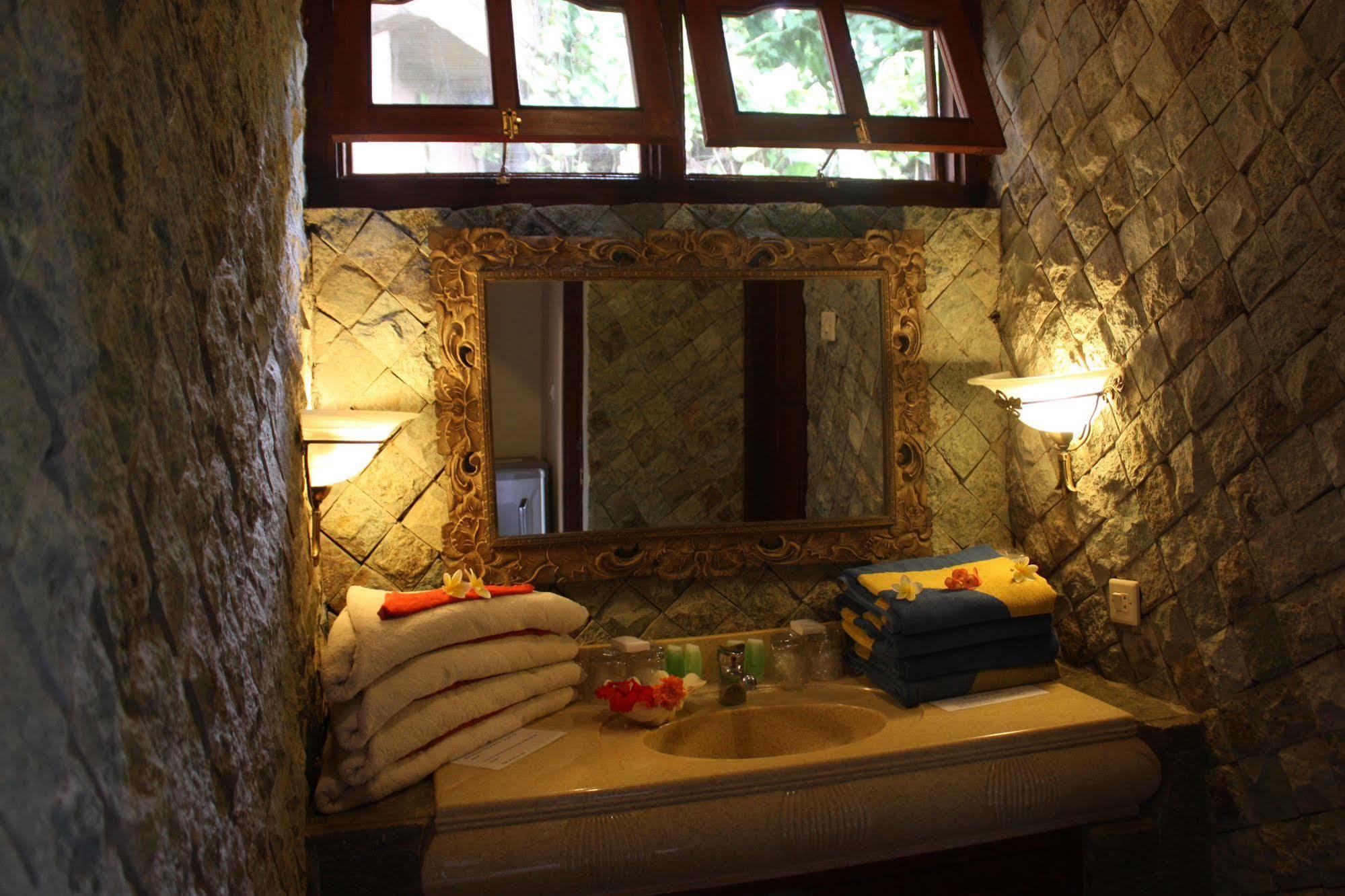 Rambutan Boutique Hotel ロヴィーナ エクステリア 写真